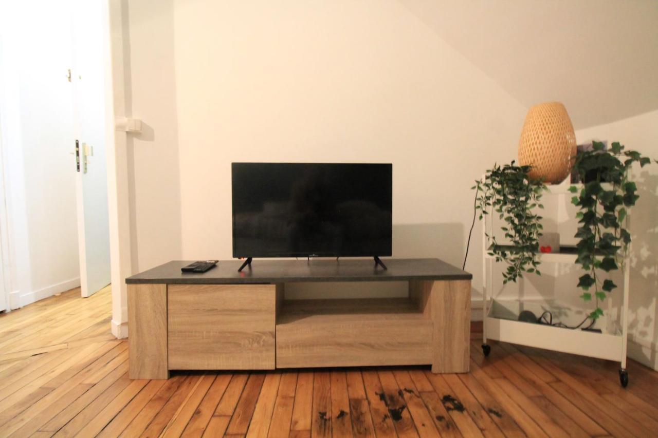Disponible - Appartement Entier - 10Mn Rer B Aeroport Cdg - Paris Gare Du Nord, T11 Express, Le Bourget, Tout Equipe, Netflix Gratuit, 3 Personnes, 4Eme Etage, Escaliers, Parc Des Expositions, Parking Rue Gratuit Apres 19H Drancy Zewnętrze zdjęcie