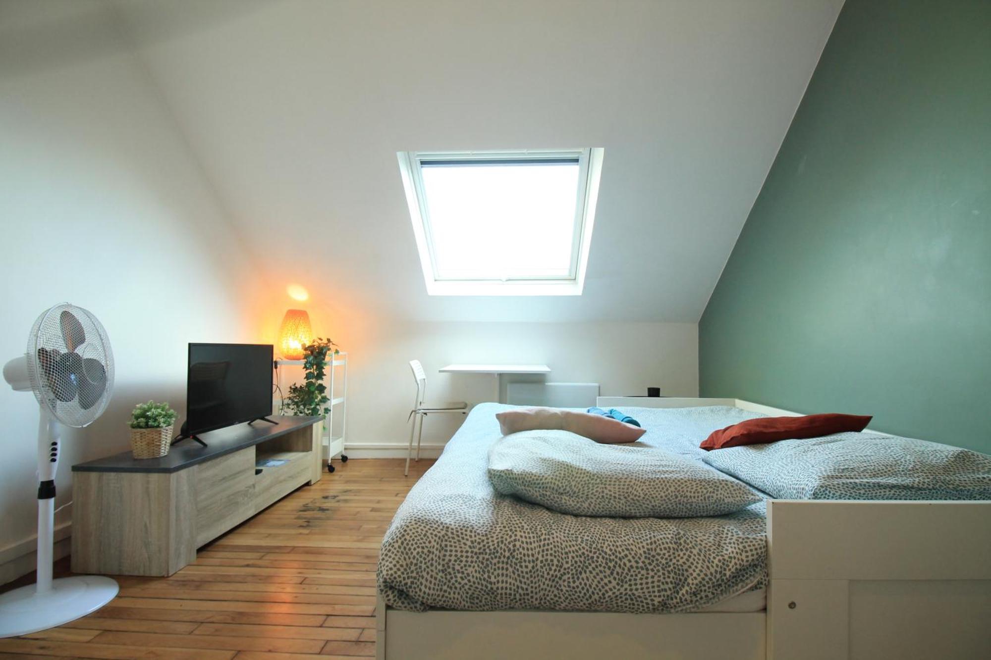 Disponible - Appartement Entier - 10Mn Rer B Aeroport Cdg - Paris Gare Du Nord, T11 Express, Le Bourget, Tout Equipe, Netflix Gratuit, 3 Personnes, 4Eme Etage, Escaliers, Parc Des Expositions, Parking Rue Gratuit Apres 19H Drancy Zewnętrze zdjęcie