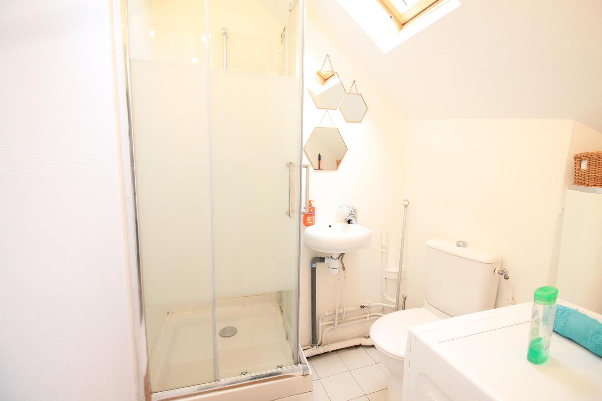 Disponible - Appartement Entier - 10Mn Rer B Aeroport Cdg - Paris Gare Du Nord, T11 Express, Le Bourget, Tout Equipe, Netflix Gratuit, 3 Personnes, 4Eme Etage, Escaliers, Parc Des Expositions, Parking Rue Gratuit Apres 19H Drancy Zewnętrze zdjęcie